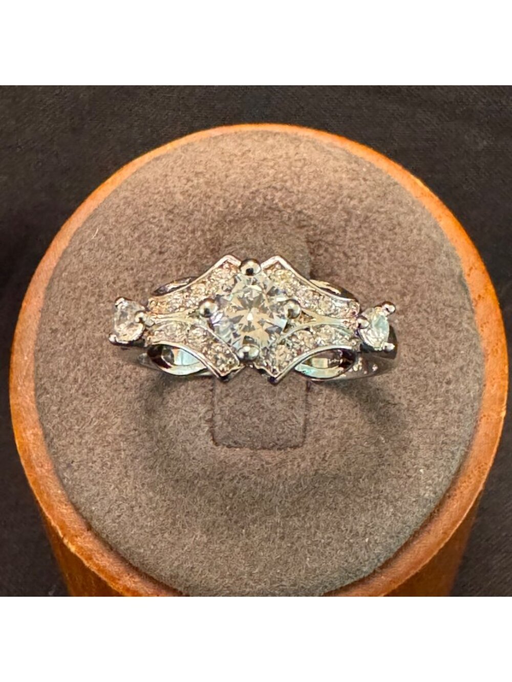 Solid Sterling Silver 925 Cubic Zirconia Statement Ring Size 8.5